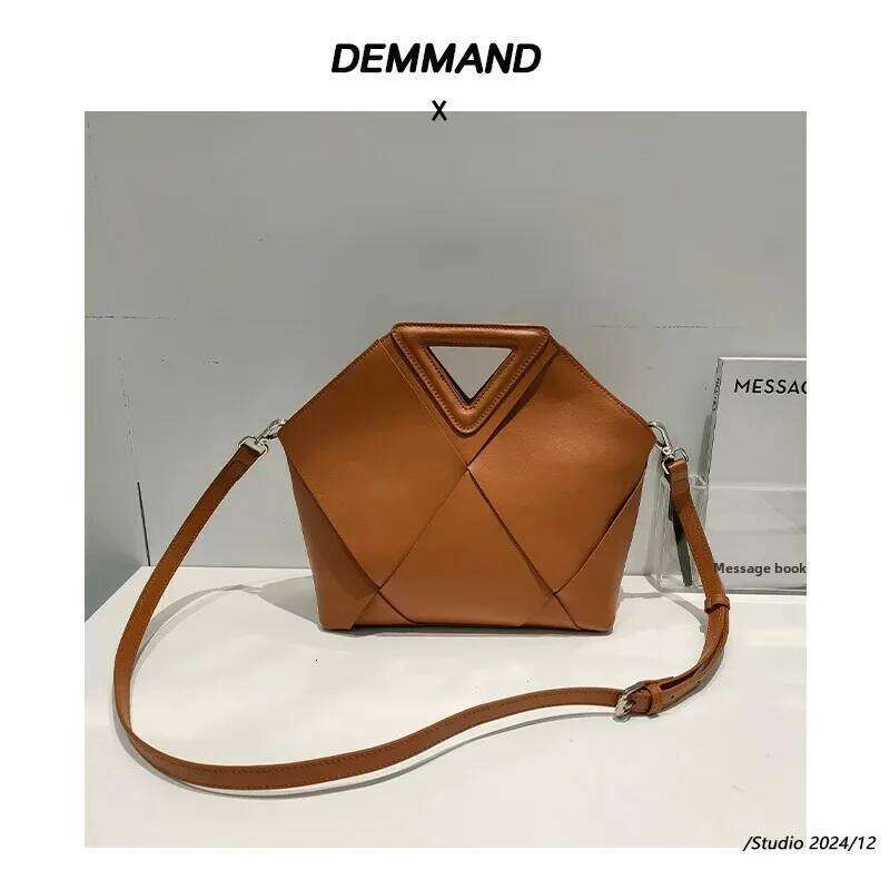 Hand-woven Shoulder Bag for Women, Lightweight, Large Capacity, Simple Strap, Niche, Luxury Fashion, New, 2024