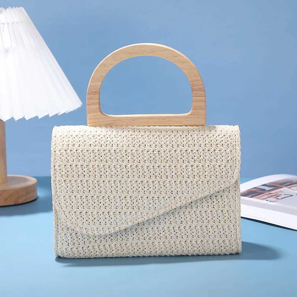 A handheld wooden handle vintage shoulder bag with a disassembled metal chain crossbody bag for the evening H251027