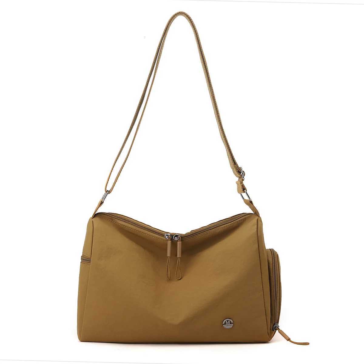 2025 New fashion Womens Shoulder Bag putdoor travel Nylon Korean style crossbody bag women Solid color daily Commuting handbagT251028