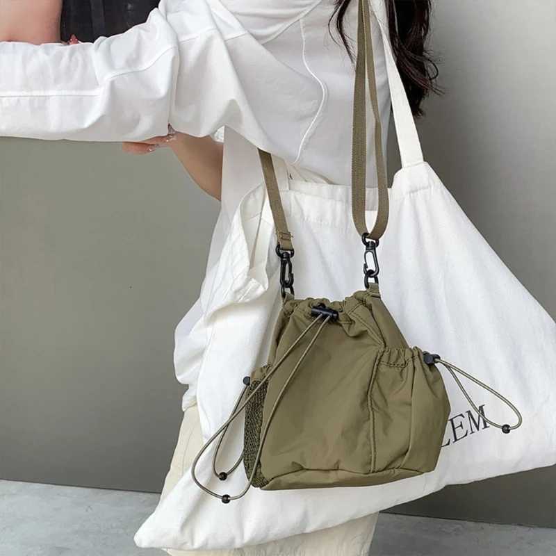 Fashion Nylon Bucket Bag Crossbody Purse Shoulder Bags for Shopping and TravelW251028