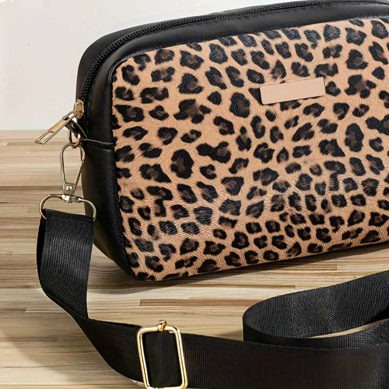 Leopard Print Crossbody Bag for Women Fashion Casual Shoulder Bag Lightweight Purse Versatile for Office Daily Going OutW251028