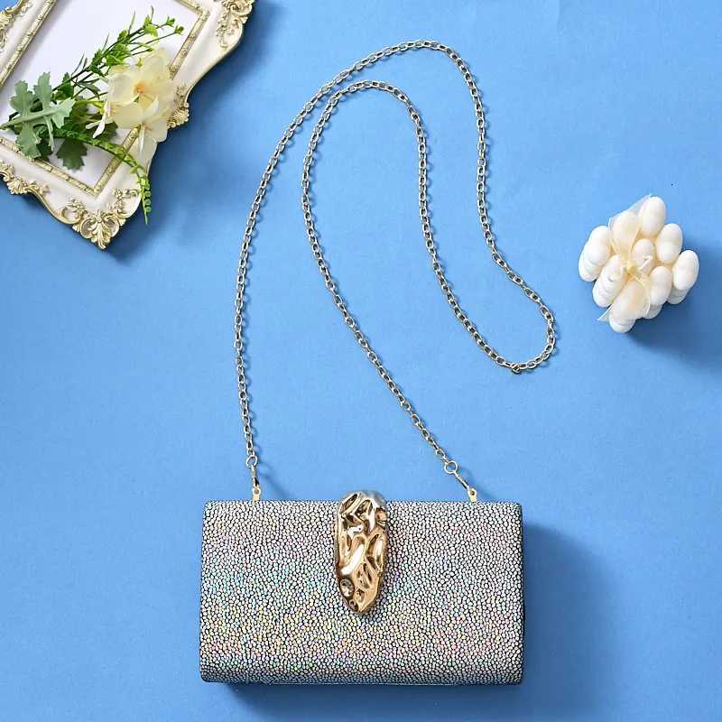 Womens Fashion Metal Leaf Shoulder Bag with Personality Chain European American Style Dinner Bag for Party Evening Dress H251027