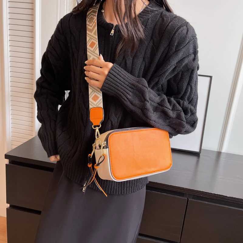 1pcs PU Small Square Bag Wide Shoulder Strap Single Shoulder Crossbody Bag Womens Bag Can PUt the MachineT251028