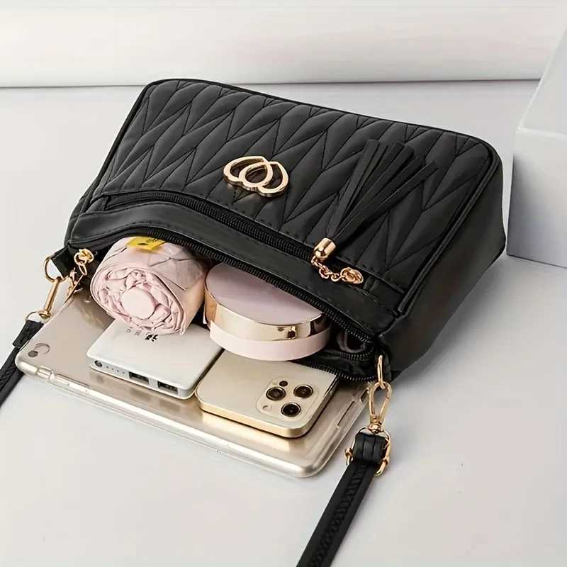 Classic Quilted Crossbody Bag for Women Vintage Synthetic Leather Shoulder Strap Handbag Phone Wallet for Everyday EssentialsT251028
