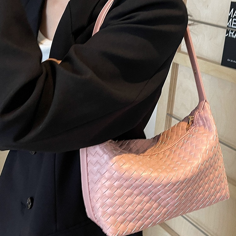 Luxury Brand Designer Bag Underarm Bag For Women Large Capacity 2024 New Fashion Niche Design Single Shoulder Handbag Trendy Pillow Bag This Year