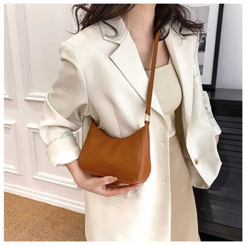 New Womens Fashion Handbags Retro Solid Color PU Leather Shoulder Underarm Bag Casual Women Handbags Designer Bag for WomenW251028