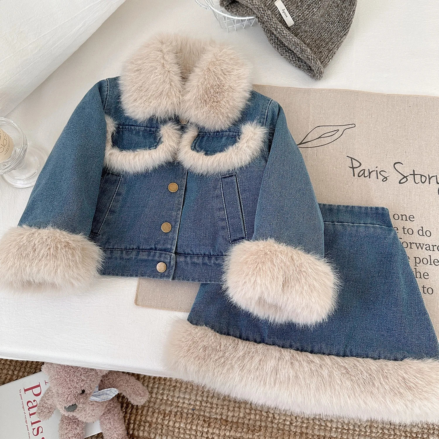 Childrens Sets Girls FleeceLined Denim Set Korean Winter Jacket Skirt 2Piece Thickened Outfit for Toddlers 251027