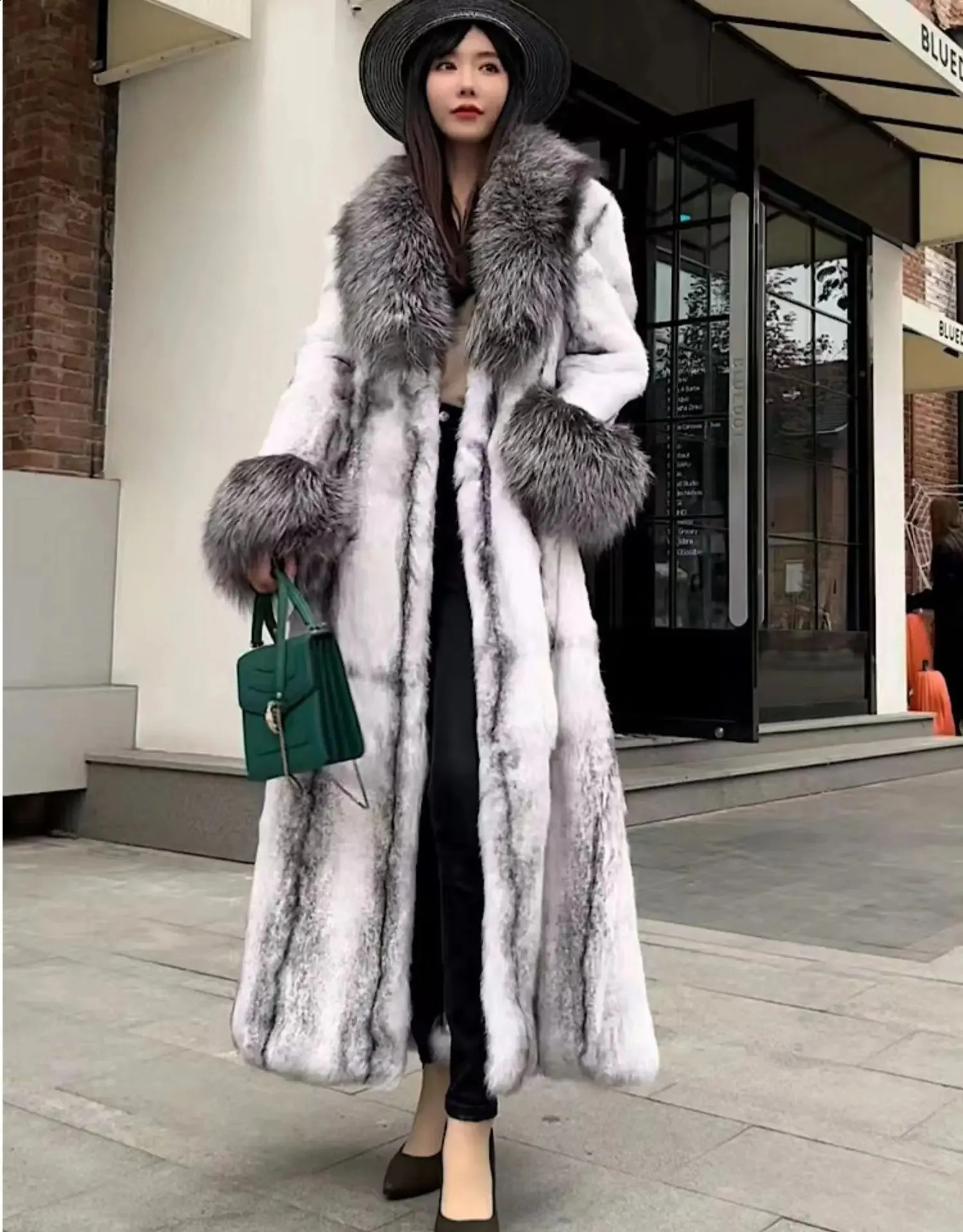 s Autumn Winter fashion Leopard Print Rabbit Fur Coat Fur Onepiece Thickened Warm Women Long Fox Fur Collar Coat 251027