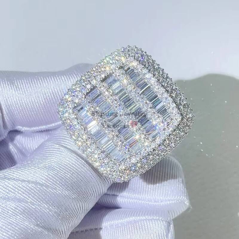 Stylish Gra Certificated Luxury Men Iced Out Hip Hop Vvs Diamond Moissanite Rings Emerald Cut