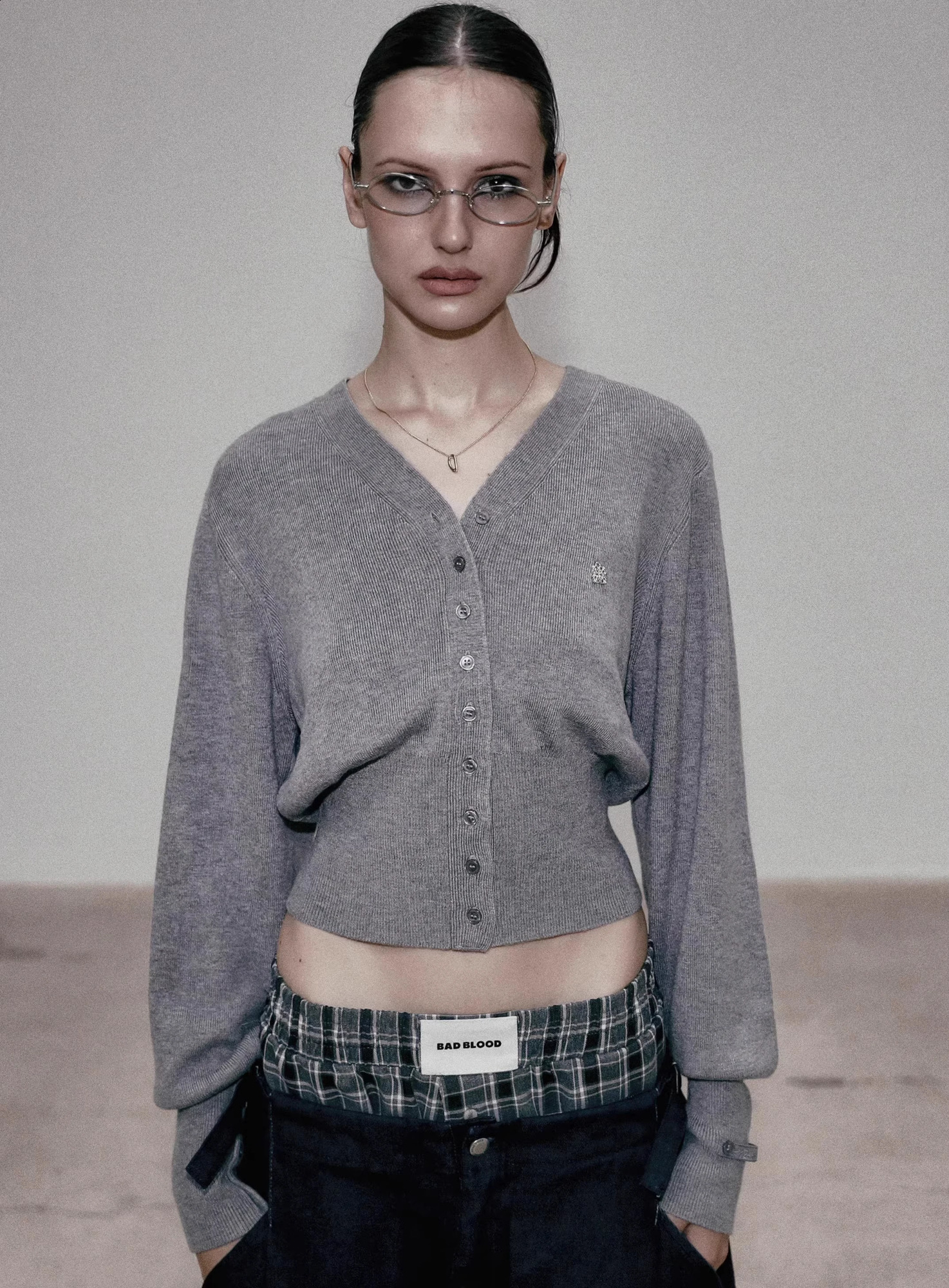 Autumn Vneck Sweater Cardigan Womens Retro Small Fragrant Style Slim Fit Outer Knitted Short Coat 251015