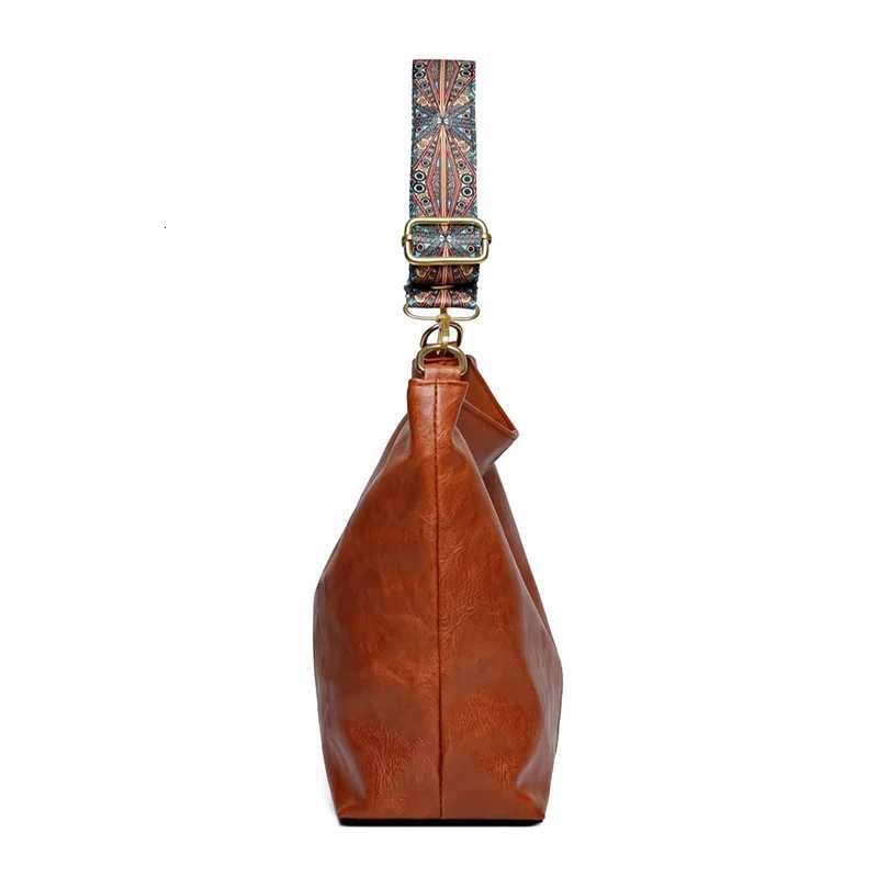 Neutral Style Mens and Womens Pu Tote Bag Suitable for Travel and Photography Single Shoulder Bag with Ethnic Style StrapW251028