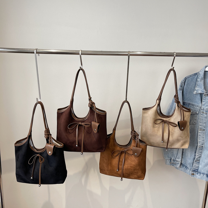 Summer women's simple and fashionable large capacity synthetic leather handbag, new fashionable college student daily commuting lightweight shoul