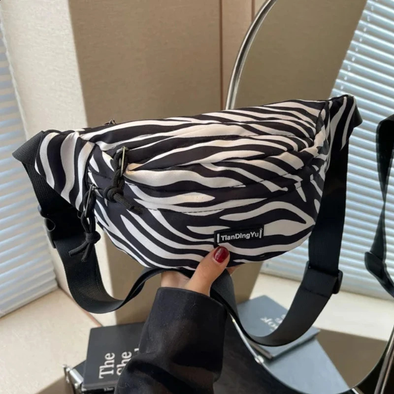 Vintage Leopard Printed Fanny Packs For Women Fashion Zebra Stripe Waist Bag Portable Female Waist Pack Lady Crossbody Chest Bag 251023