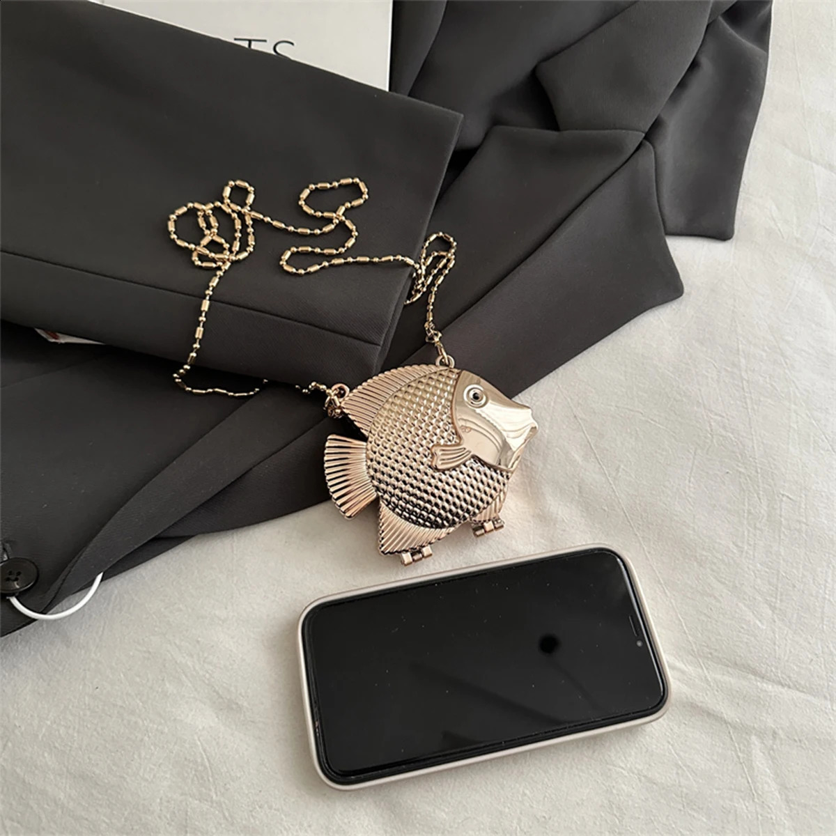 Glamorous Fish Shaped Clutch Purse for Women Sparkly PVC Evening Bag with Detachable Strap Mini Party Clutch for Banquet 251028