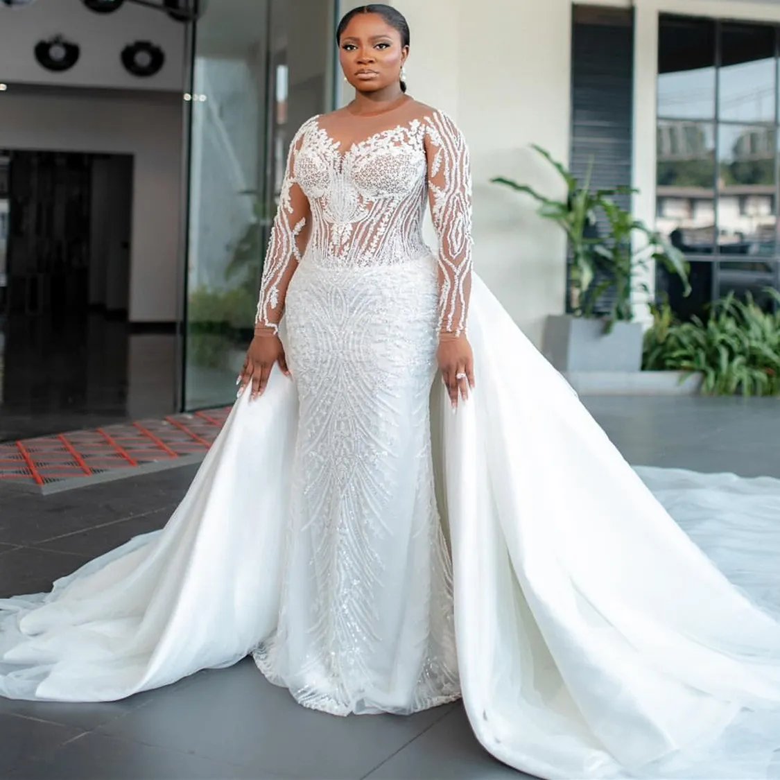 Aso Ebi Arabic Plus Size Mermaid Bridal Gown in White with Lace Beaded Vintage Detail and Detachable Train