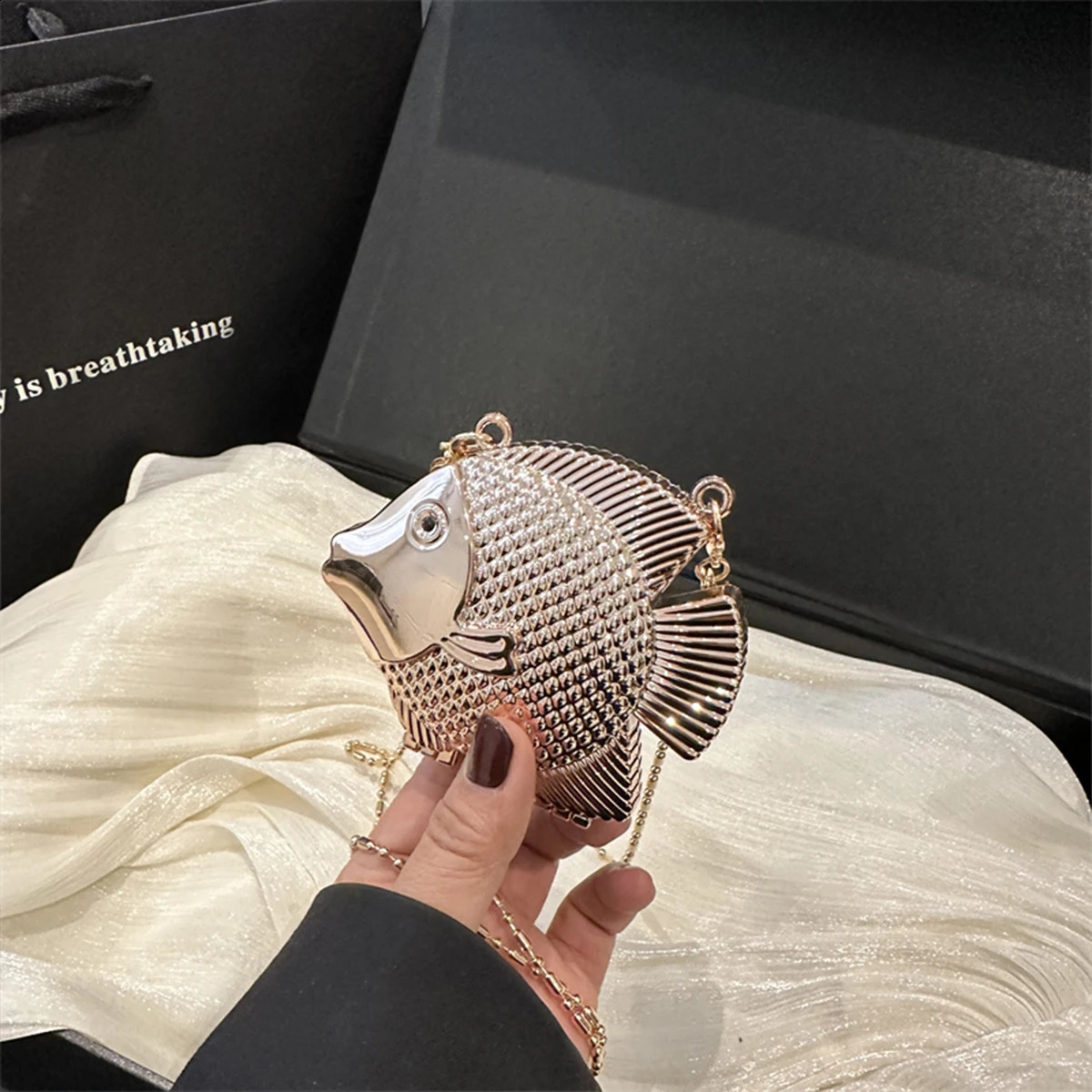 Glamorous Fish Shaped Clutch Purse for Women Sparkly PVC Evening Bag with Detachable Strap Mini Party Clutch for Banquet 251028