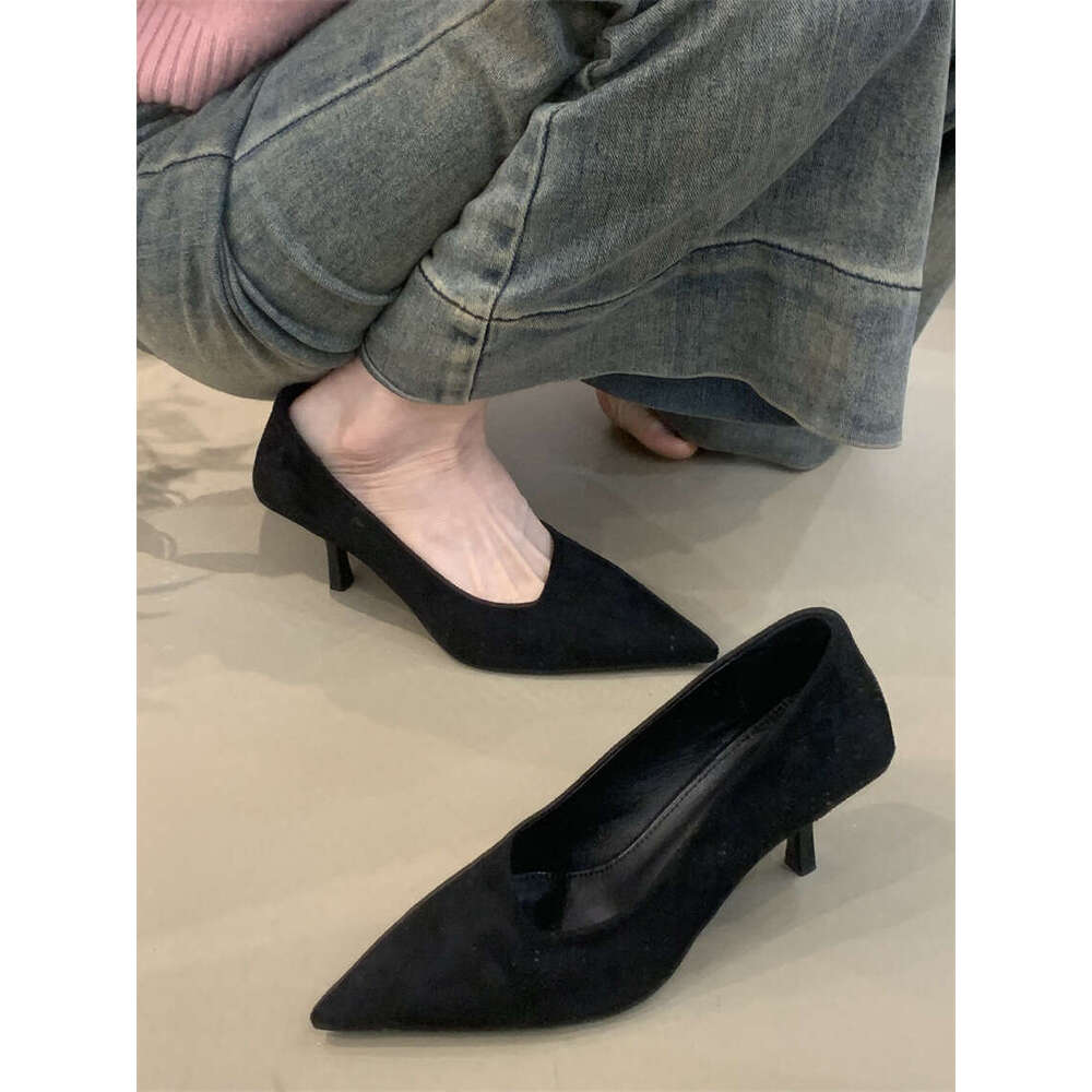 French Style Niche High Heels for Women 2025 New Elegant Socialite Pointed Toe Shallow Mouth Designer Shoe Stiletto Commuter Shoes