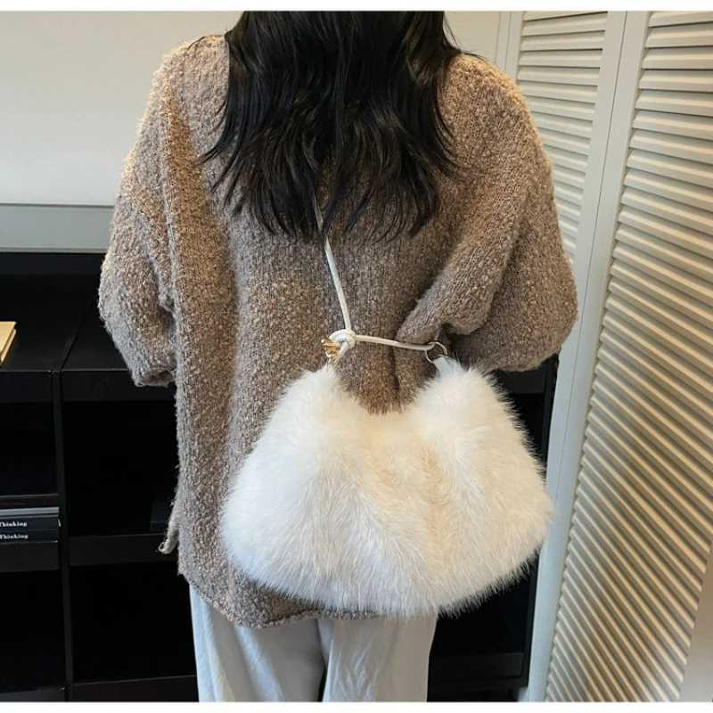 Trendy Simple and casual Crossbody Bags for Women Large Capacity Fluffy Bucket Bag Vintage Commute shopping Shoulder Bag StylishT251028