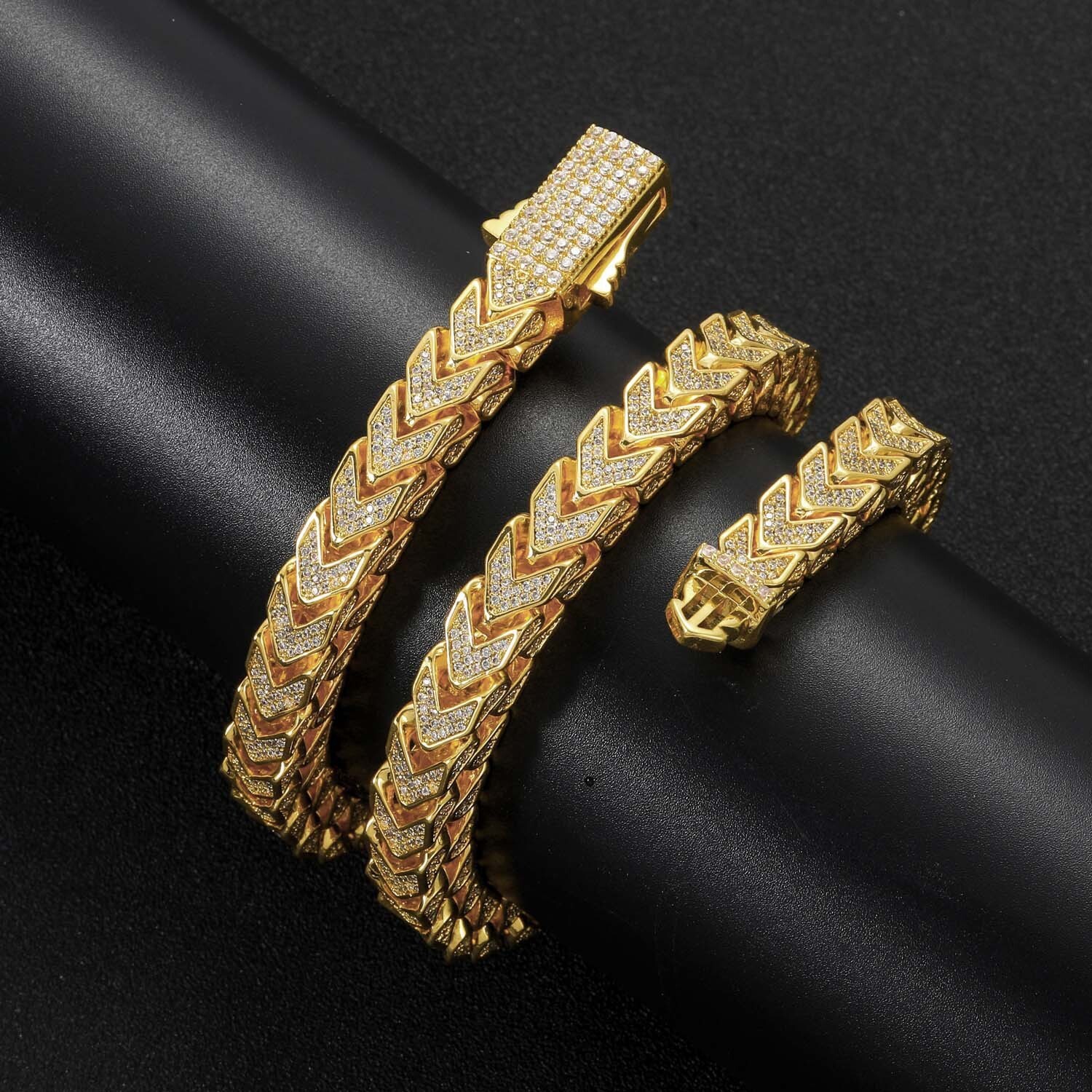 New hip-hop men's bracelet and necklace - 8mm V-shaped chain, front and back chains with 4 layers of sapphires, front and back patterns