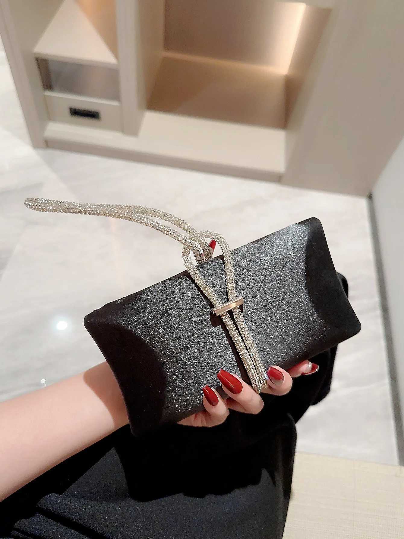 Women Classic fashion Satin Evening Bag Sparkly Banquet Tote Rhinestone Chain Decoration Dress Handbag Evening Bag Party Bag Prom Handbag H251027