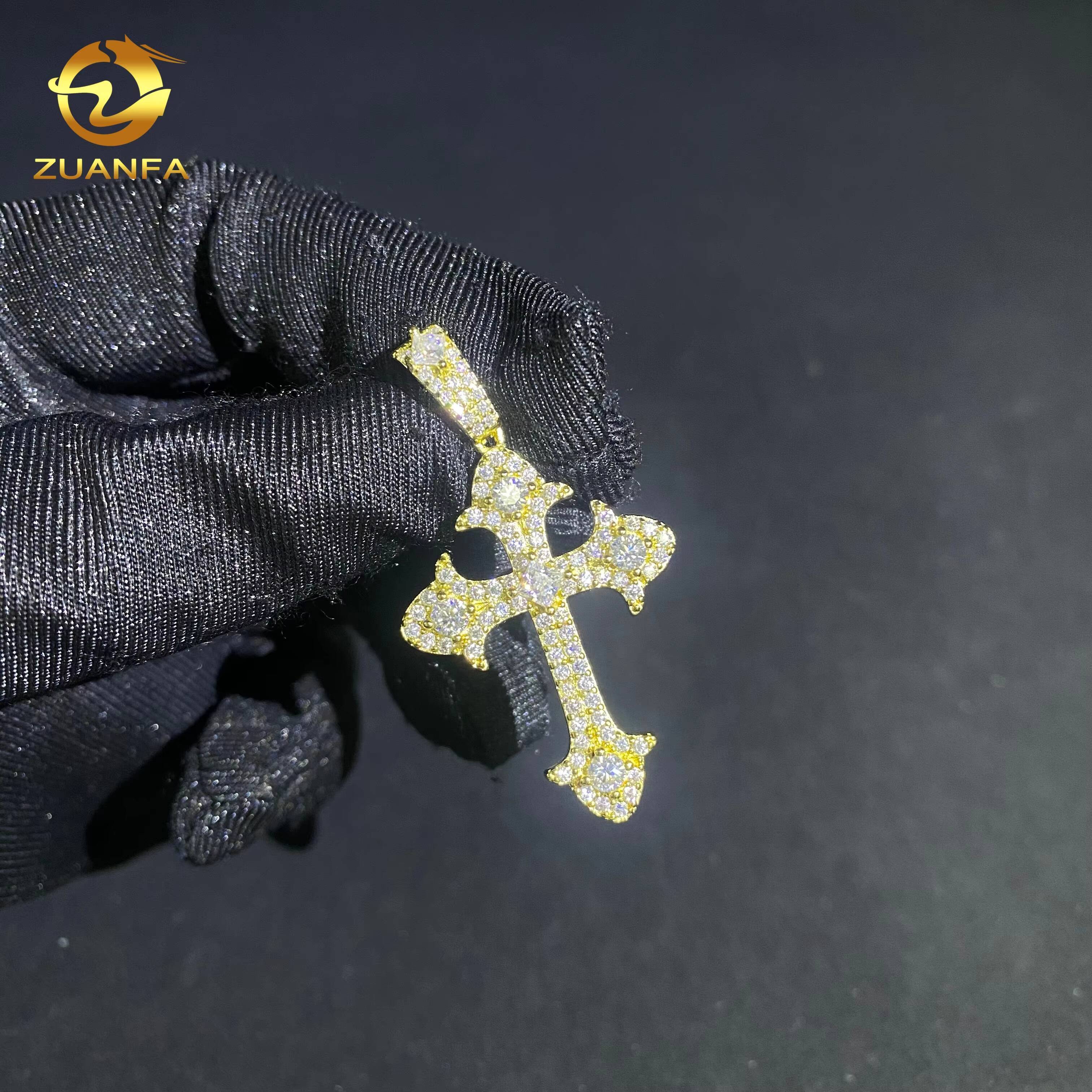 Ready to Ship Hip Hop Moissanite Jewelry Charm Pendants 925 Silver Iced Out VVS Moissanite Diamond Jewelry Cross Pendant
