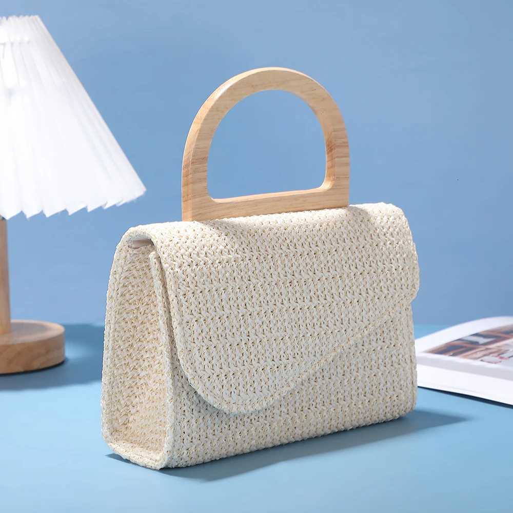 A handheld wooden handle vintage shoulder bag with a disassembled metal chain crossbody bag for the evening H251027