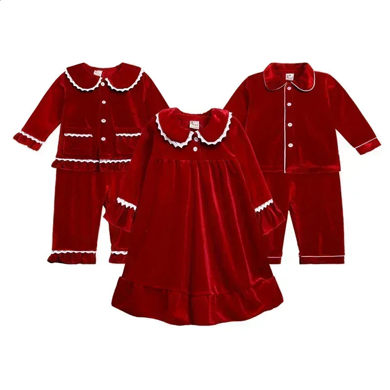 2025 Family Christmas Matching Outfit Mom Dad Kids Clothing Set Thick Dress Sleeprobe Warm Soft Velvet Pajamas Set Xmas Look 251027