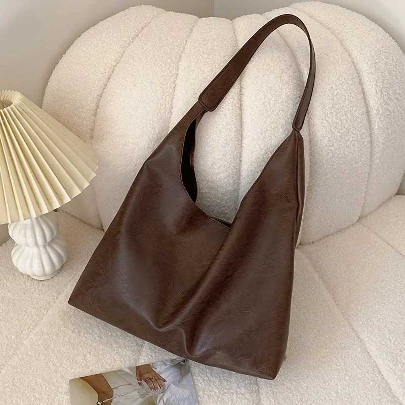 Lightweight PU Soft Leather Tote Bag Large Capacity Women Big Shoulder Bag Underarm Bag Hasp Closure Casual Style Commuting BagsW251028