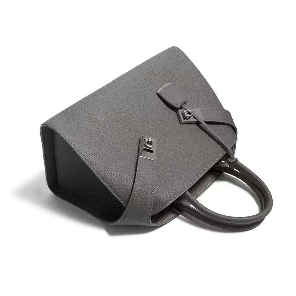 Designer Bags Niche Design Light High-End Shoulder Cowhide Tote Bag Large Capacity Commuter Leather Women's Handbag Hot Selling