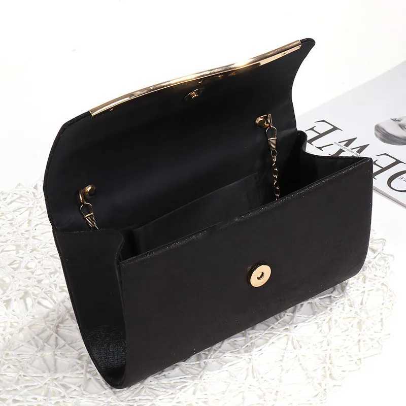 Fashionable and Exquisite Womens Metal Binding Temperament Dinner Bag Metal Magnetic One Shoulder Backpack Handbag H251027