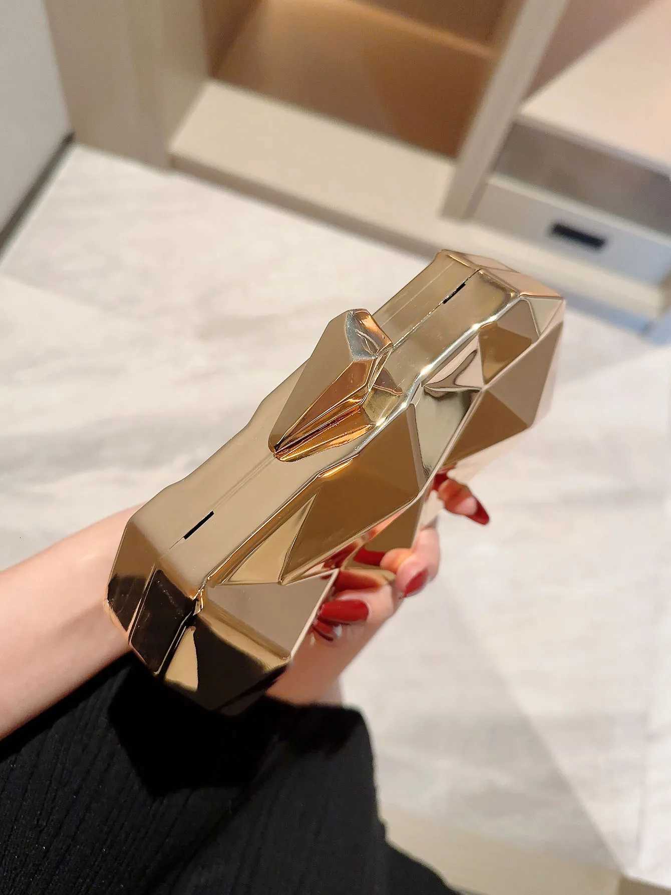 Ladies fashion Shiny Shaped Hardware Box Dinner Bag Banquet Bag Clutch Dress Bag Evening Bag Prom Bag Chain Bag H251027