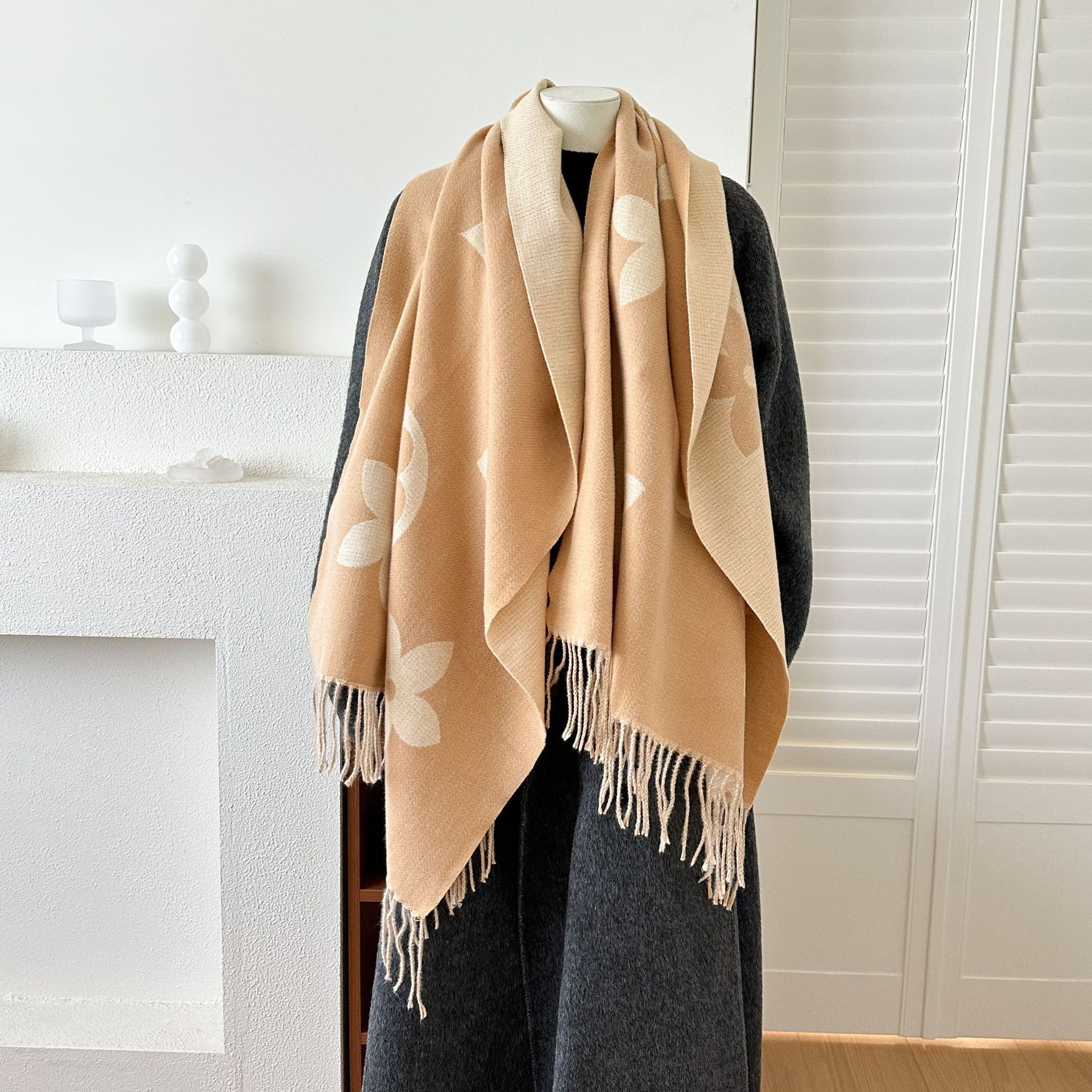 Designer free shipping scarves 2025 High-Quality medium to long thick scarf fashionable and warm imitation cashmere scarf plaid shawl scarf Shoulder-f