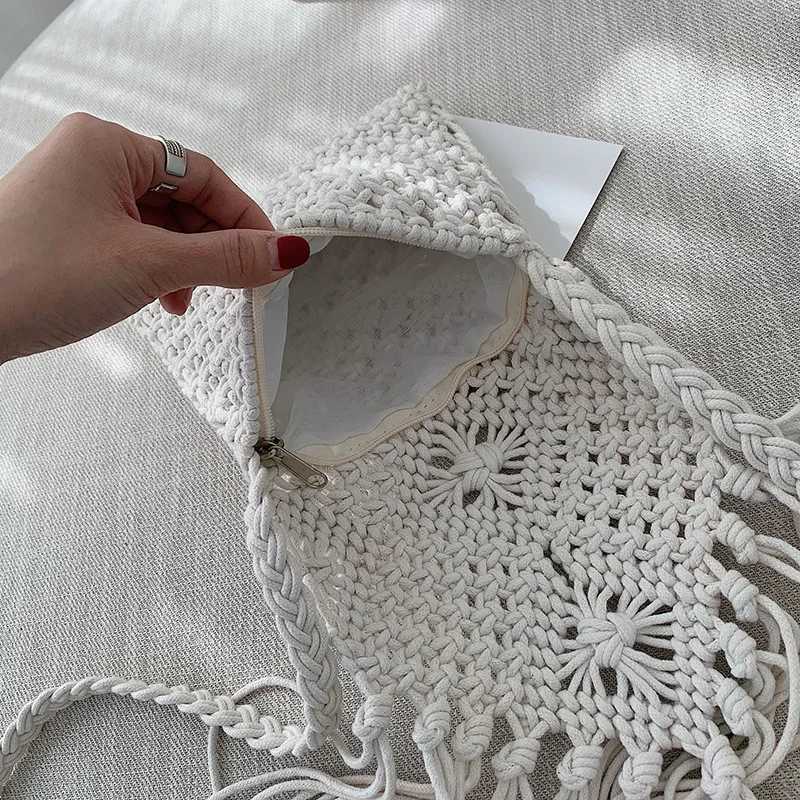 New Straw Bag Bohemian Tassel Beach Bag Women Crochet Fringed Crossbody Ultralight Shoulder Bag Small Bolsos FemininaW251028