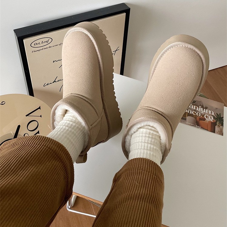 Free shipping Women's 2025 Autumn Winter New Snow Boots Versatile Round Toe Retro Platform Cotton Shoes Popular INS Thick Sole Ankle Boots