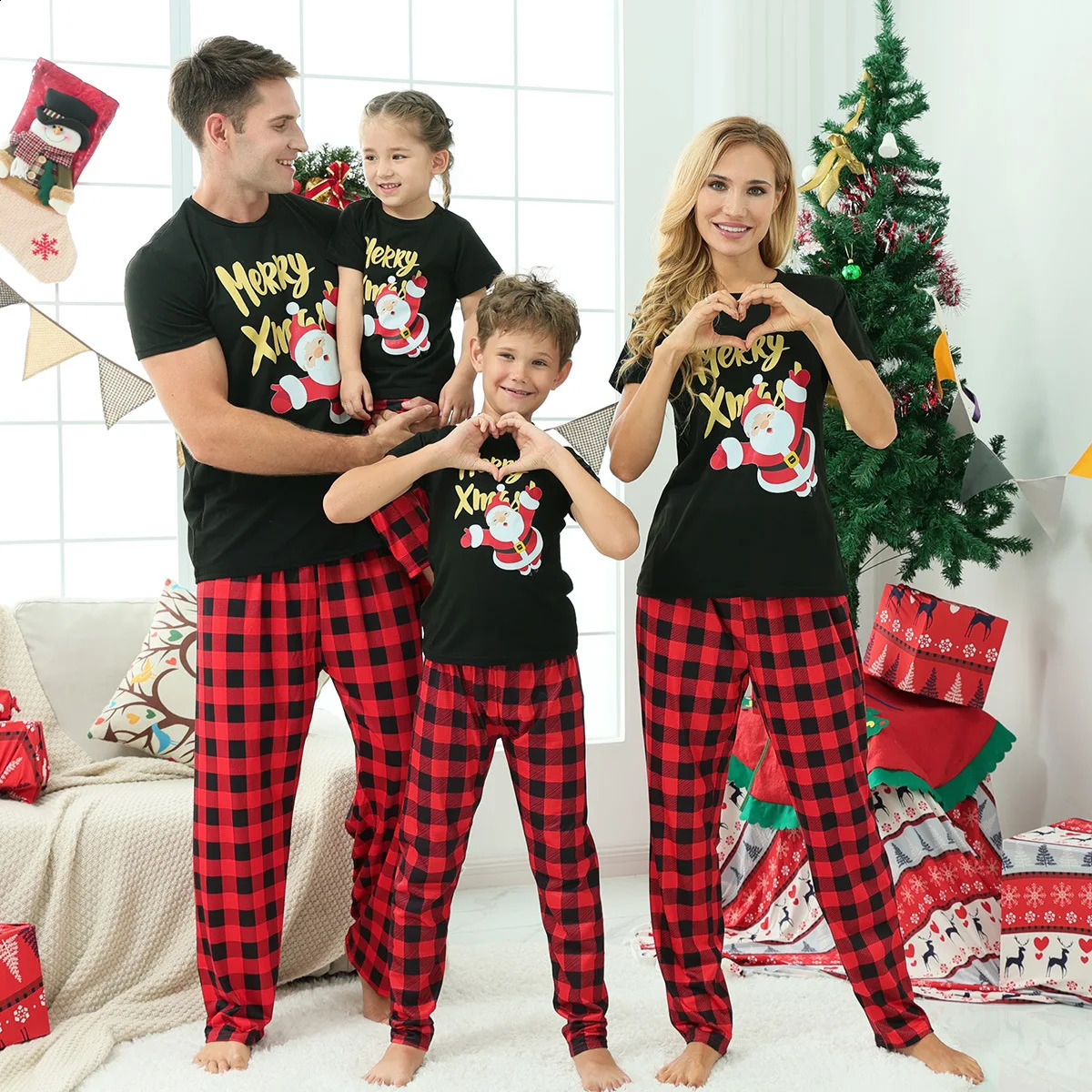 Xmas Family Look Short Sleeve Christmas Matching Outfits Santa Tree Print Sleepwear Adults Kids Cute Pajamas Set Baby Romper 251027