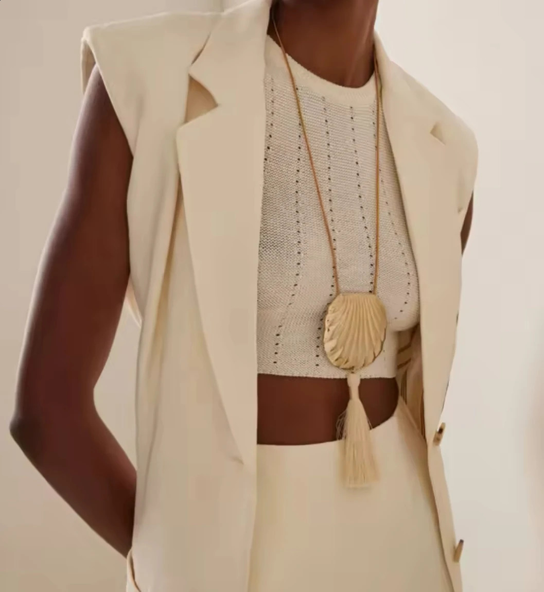 Retro shell pendant necklace overweight simple and fashionable long necklace 251023