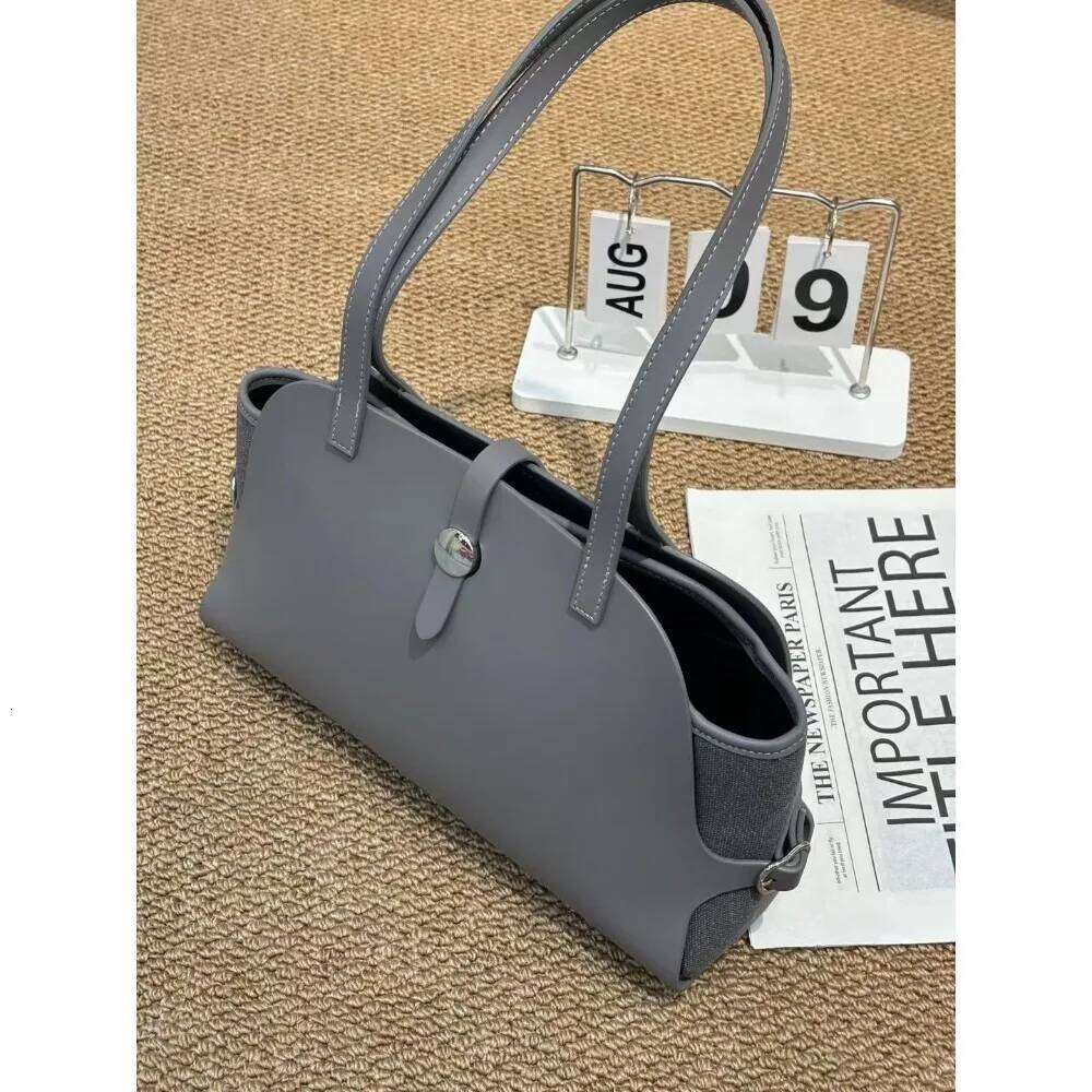 Designer Bags 2025 New Premium Cowhide Retro Portable Shell Versatile Fashion Simple Shoulder Underarm Commuter Women's Bag Large Capacity Hot Se