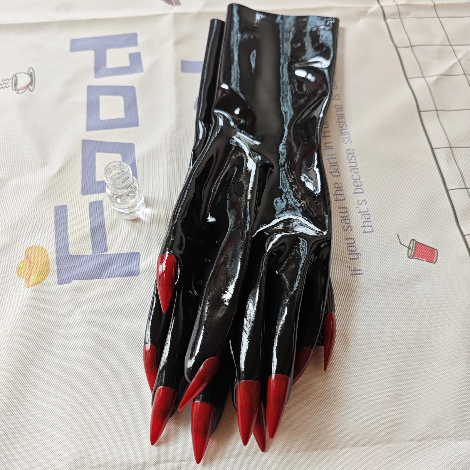 1 pair of 04mm black Malaysian latex kigurumi five finger sexy fit Zentai party outfit latex long gloves with sharp long nails 251027