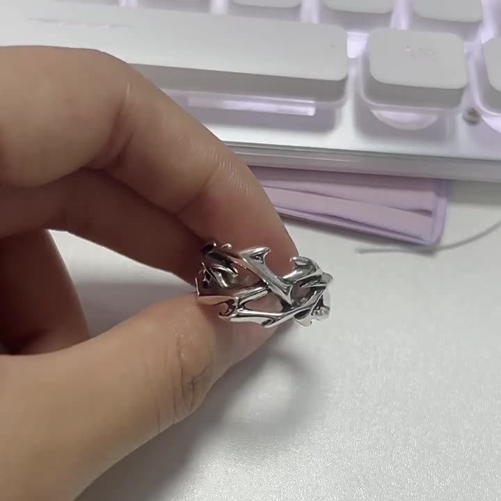 Designer Rings for Men Fashion Black Gun Plated Thron Ring for Men Copper Retro Branch Opening Ring Geometric High Quality Charm Jewelry