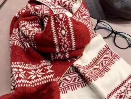 Recommended Personal Use Fair Isle Style Black and White Double-Sided Jacquard Scarf Autumn Winter Warm Neck Warmer for Women