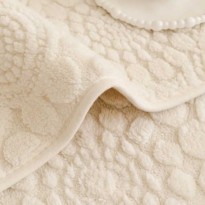 HighEnd Thickened Flower Jacquard Sofa Cover Solid Soft AntiSlip Cushion for Living Room Autumn and Winter Warm Sofa Towel C251028