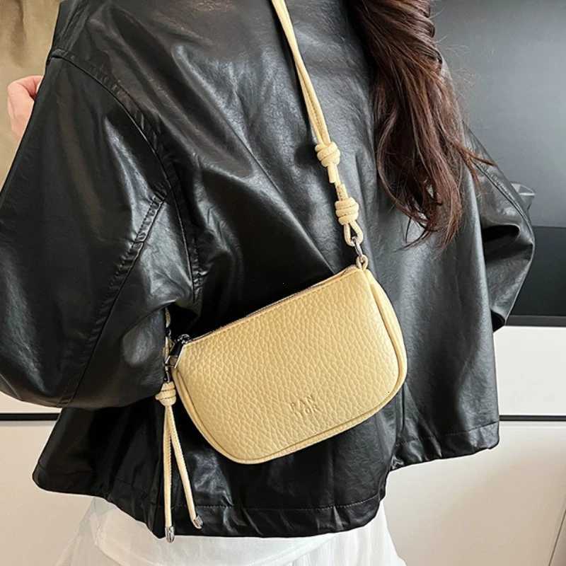Ladies Crossbody Bag Is Fashionable Versatile Solid Color Exquisite Design Daily Commuting Casual Shoulder Bag HandbagW251028
