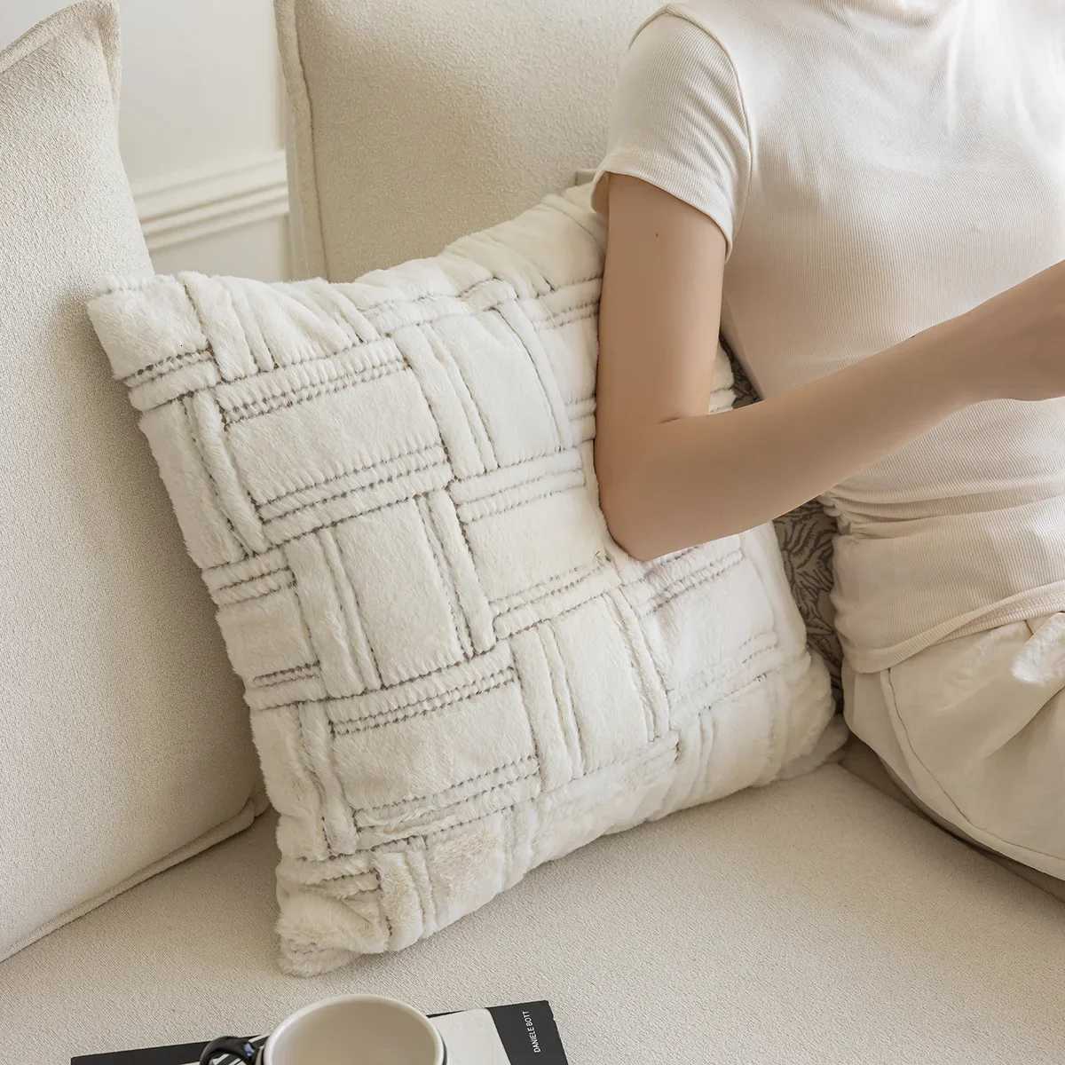 Pillow Case Royal Blue Plush Cushion Cover Light Luxury Retro Covers Decorative Jacquard Embroidery Living Room Case 4545cm C251028