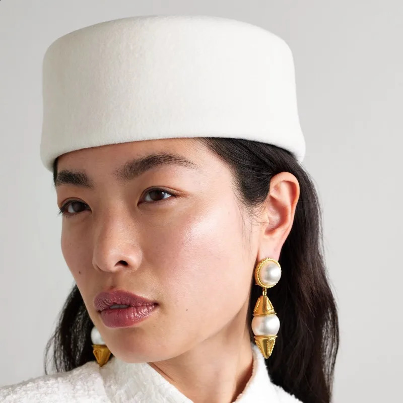 Vintage Hard Top Berets Women 100 Wool Felt Fedoras Hats er White Wedding Hats Wedding Cocktail Party Pillbox Cap 251027