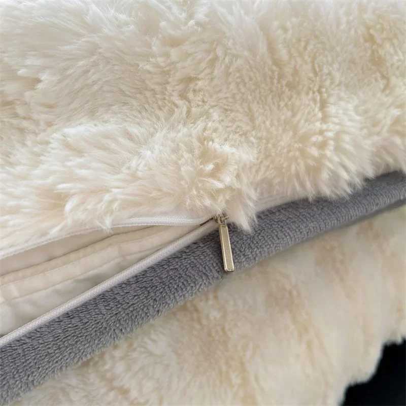 Pillow Case 2025 New Winter A Rabbit Plush Single case Milk Plush Snow Plush Dormitory Single Case 2PCSSET C251028