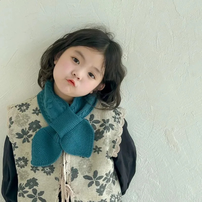 Korean Style Baby Scarf Simple Solid Color Crossover Neck Warmer Warm Soft Knit for Infant Toddler Outdoor Easy Match Outerwear 251027