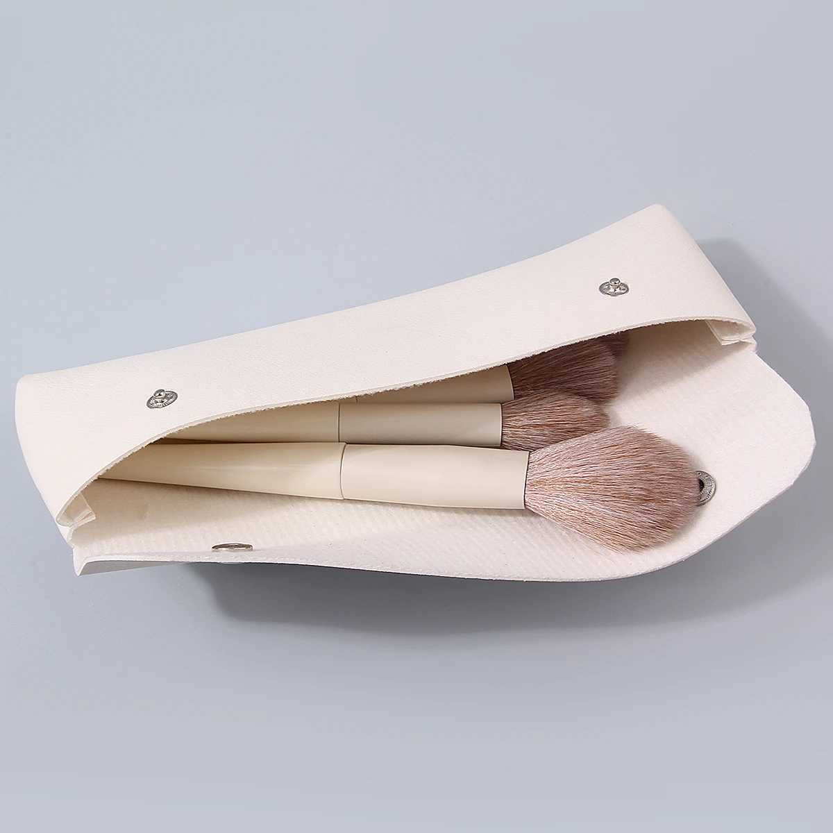 31013PCS Highquality Makeup Brush Set Multipurpose facial brush Triangular Powder Puff largecapacity storage bag J251117