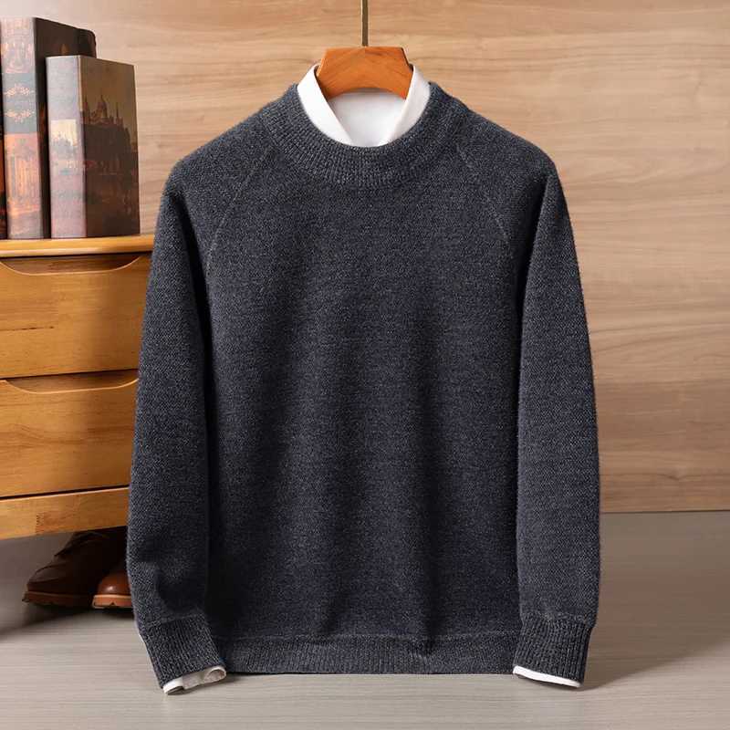 2025 New Round Neck Knitted Wool Sweater for Mens Autumn and Winter Thickened Warm Inner or Outer Knitted Sweater X251028