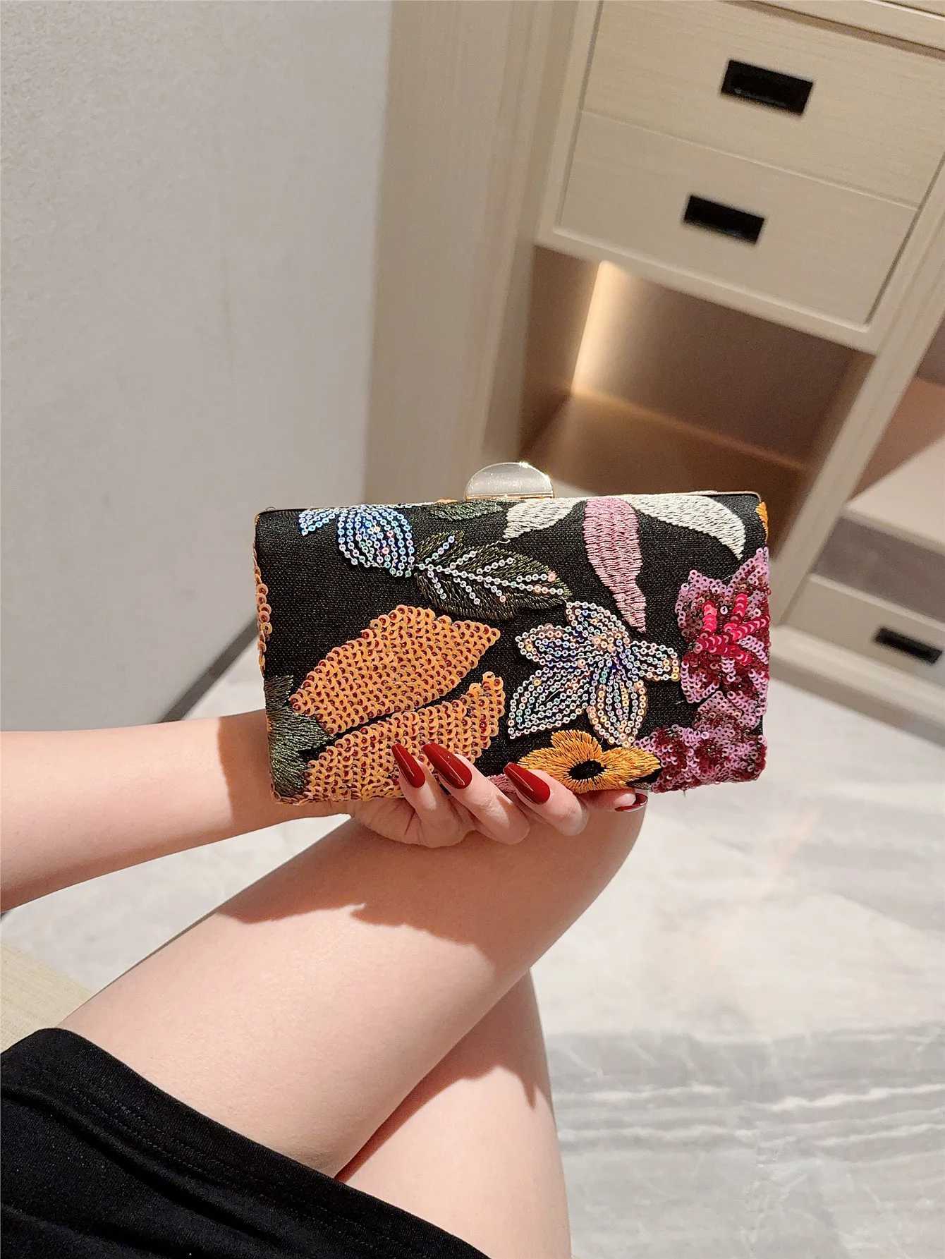 Sequin Embroidered Flower Chain Crossbody Bag European and American CrossBorder Chain Bag Sequin Shiny Sequin Evening Bag H251027