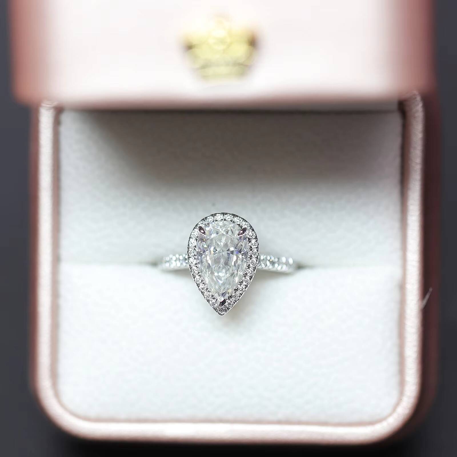 Hot Sales 3ct Pear Moissanite Engagement Ring 7x11mm Pear Cut halo Ring Band Micro Pave Stonek 14K White Gold Rings for Bridal